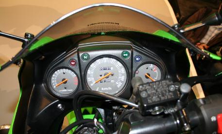 Kawasaki Ninja 250R: Instrument Cluster of Kawasaki Ninja 250R