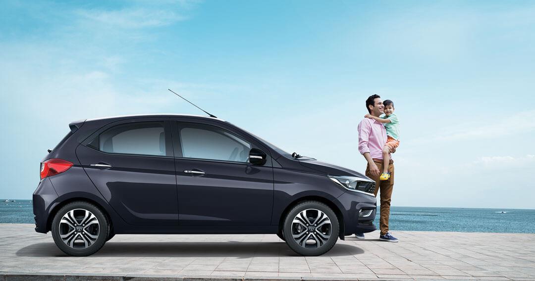 tata-tiago-cng-xt-price-specs-top-speed-mileage-in-india