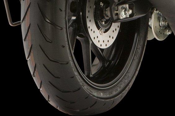yamaha r15s tyre size