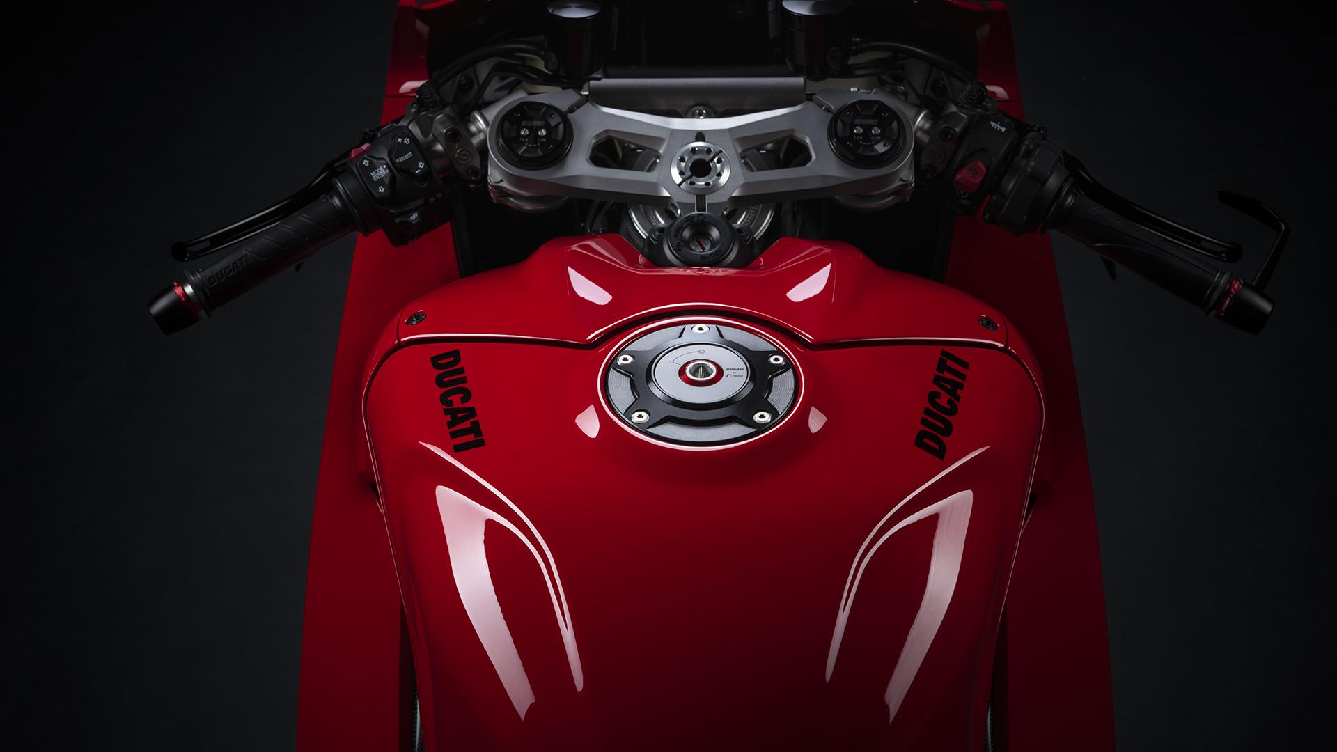 2024 Ducati Panigale V4 Price, Specs, Top Speed & Mileage in India (New