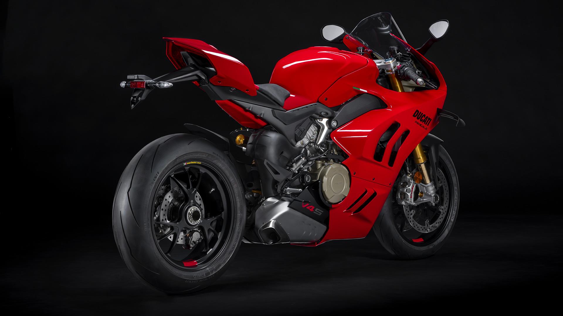 Compare Ducati Panigale V4 vs Ducati Panigale V4 S vs Ducati Panigale ...