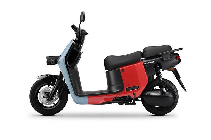 Gogoro Crossover Price, Specs, Review, Pics & Mileage In India