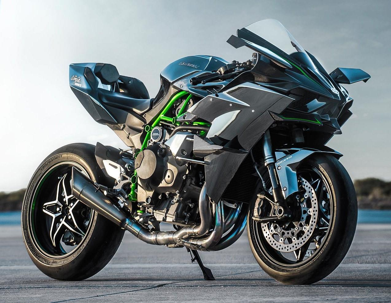 2022 Kawasaki Ninja H2R Price, Specs, Top Speed & Mileage in India