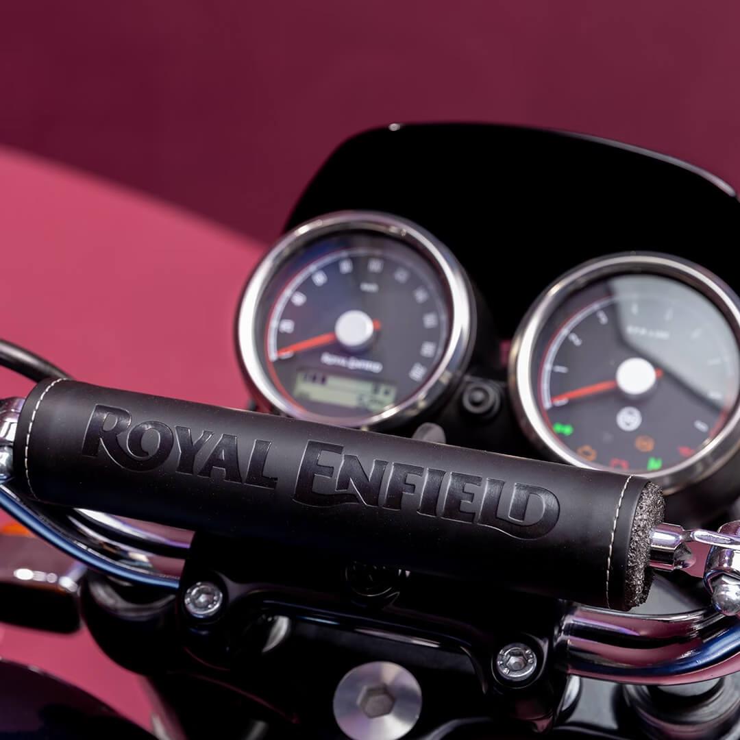 Royal Enfield Interceptor 650 Black Pearl Price Specs Top Speed And Mileage In India