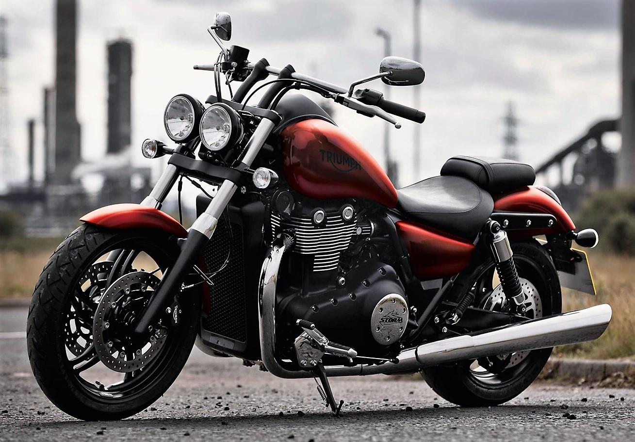 triumph thunderbird