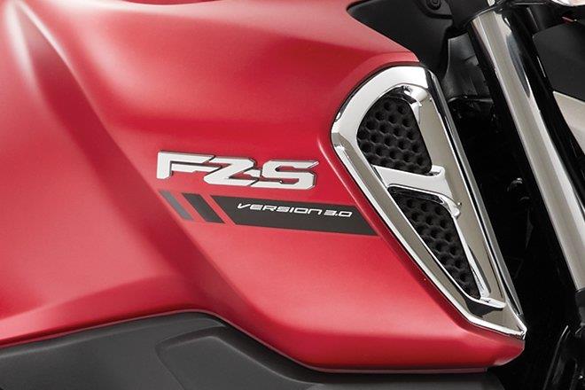 yamaha fzs side panel price
