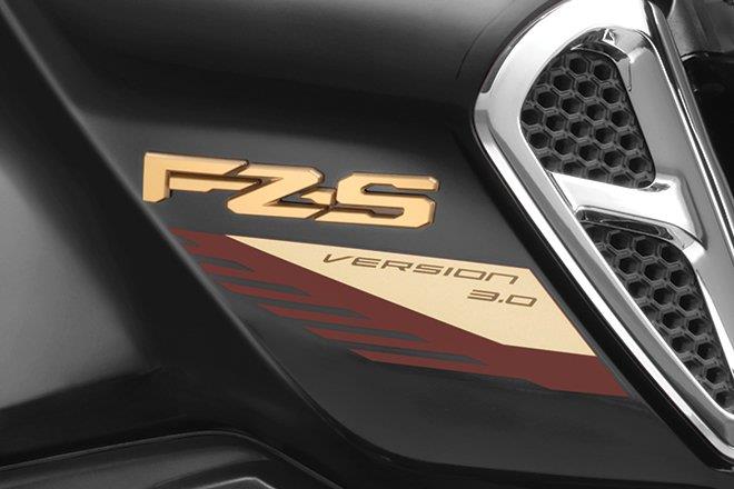 yamaha fzs side panel price