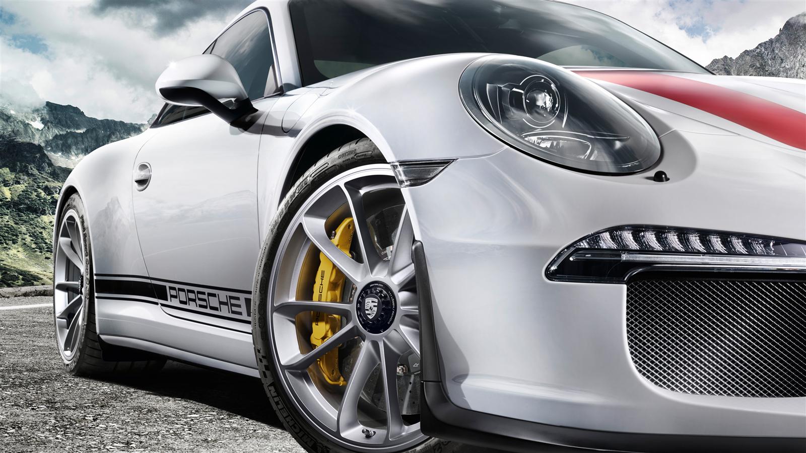 The New Porsche 911R Makes Way to Geneva Motor Show
