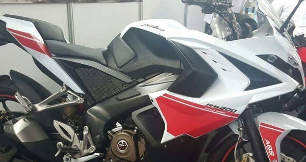 Bajaj Pulsar RS200 Caught in White-Red Shade