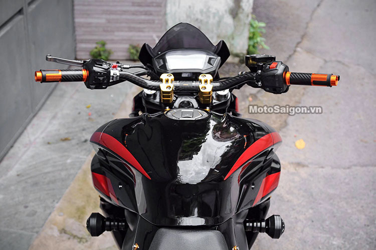 Yes! This Is Bajaj Pulsar NS350 - Inspired By The Kawasaki Z1000 - midground