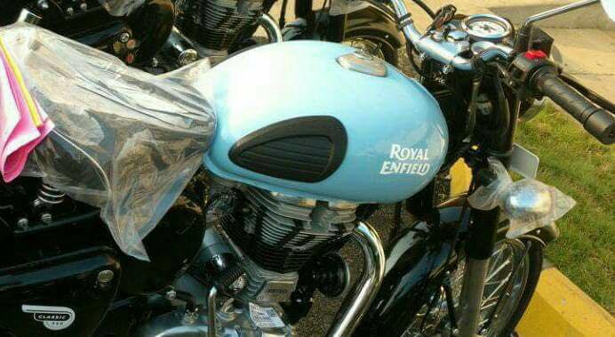 2017-royal-enfield-classic-new-colours-1-3