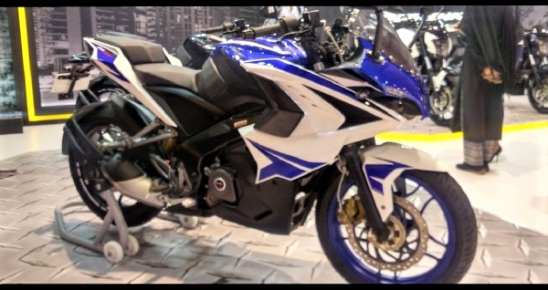 Bajaj Pulsar RS200 Racing Blue Edition Launched