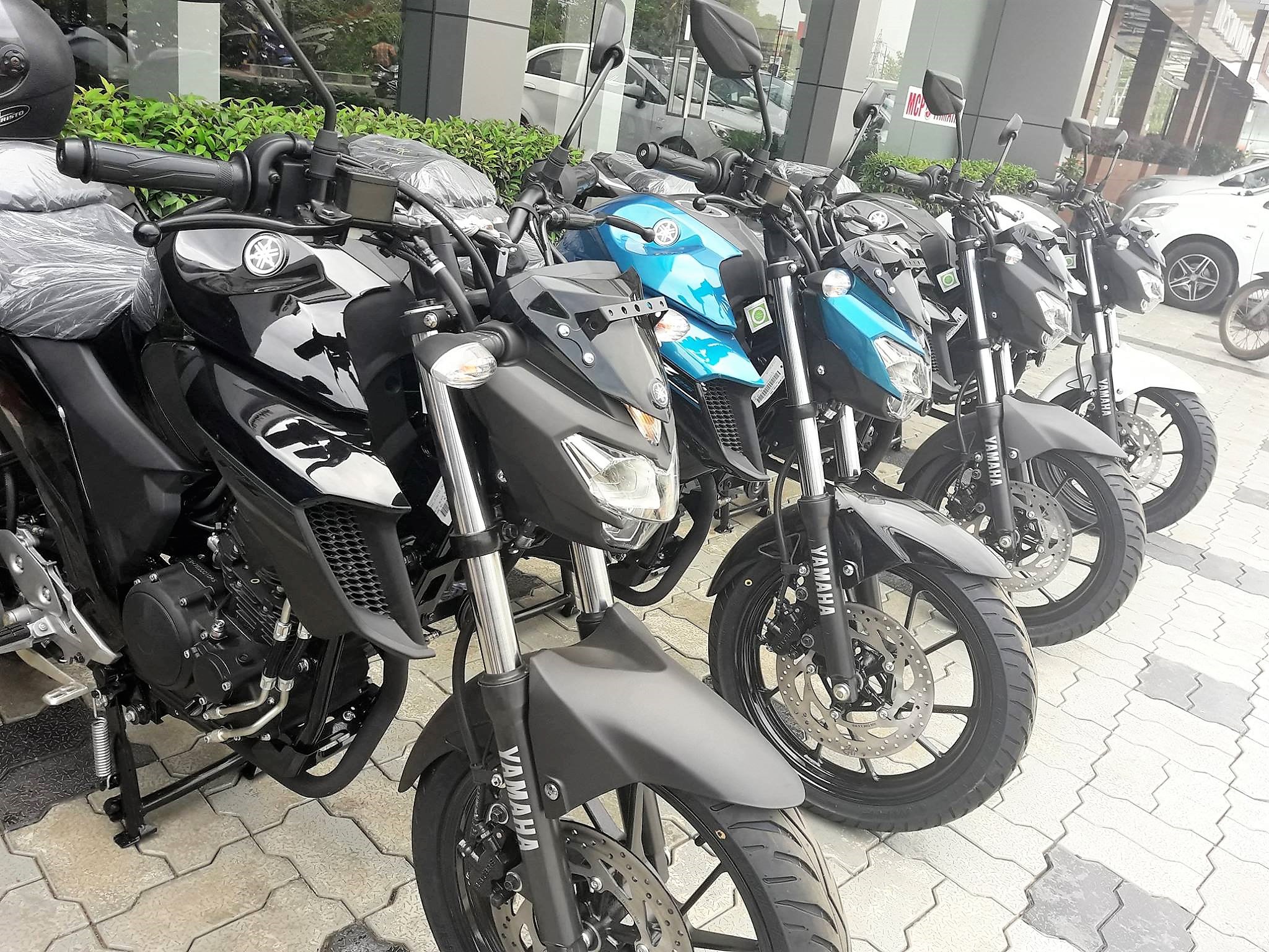 Yamaha FZ25 Reaches Dealerships | Deliveries Commence