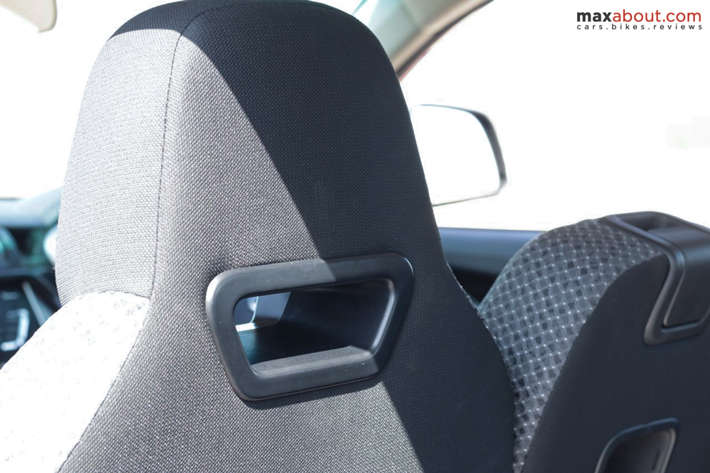 Mahindra has offered these spaces into the front seat for ease in coming out from the rear seat of the car. These would be loved by the elders.