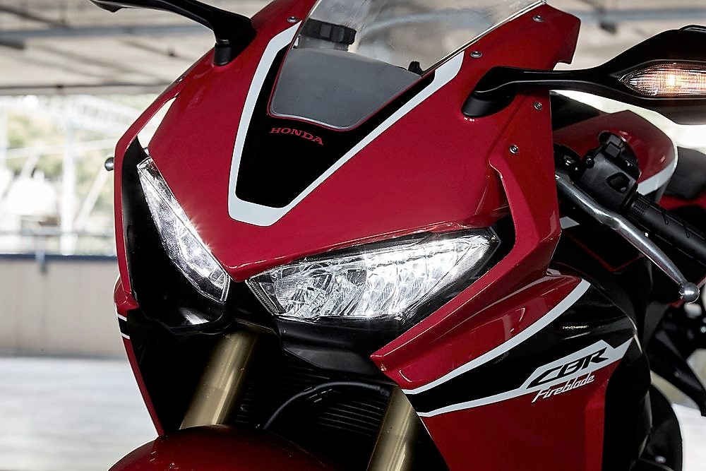 2017 Honda CBR1000RR Fireblade Launched in India - side