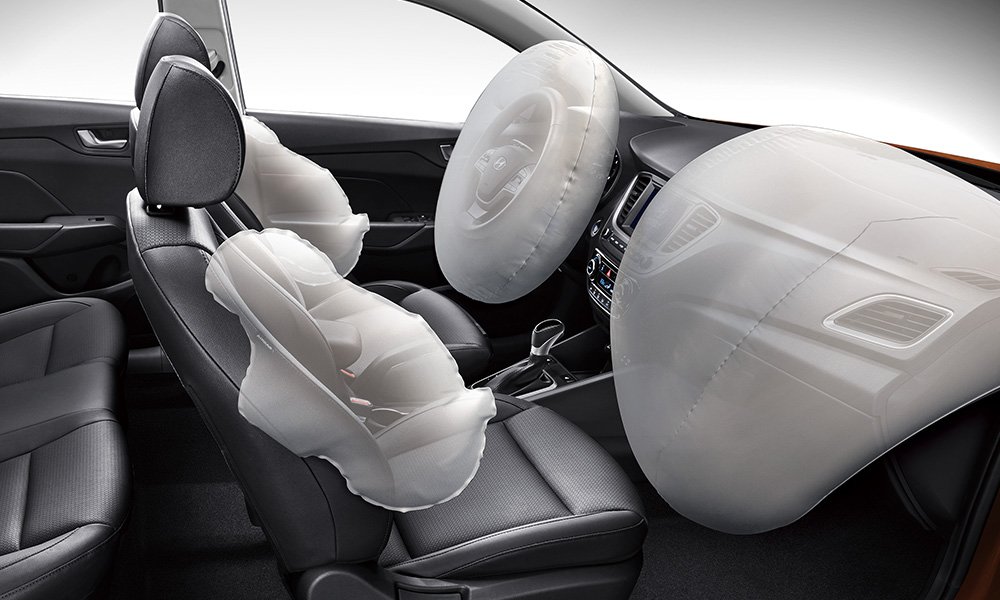 2017-hyundai-verna-airbags