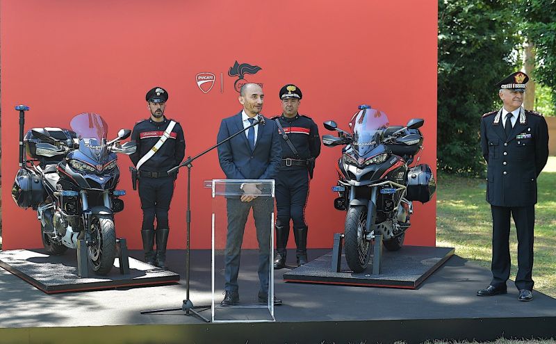 italian-police-gets-new-ducati-patrol-bikes-9