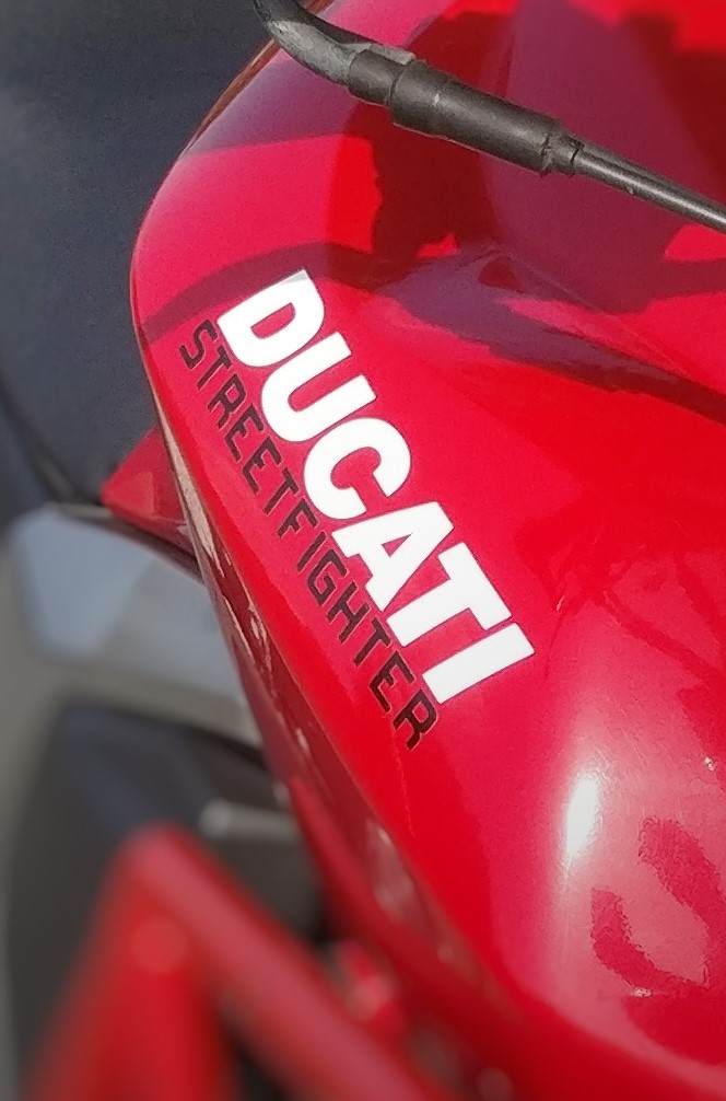 Yamaha FZ Modified to Look Like a Ducati Streetfighter - top
