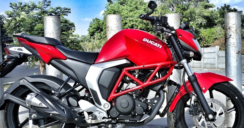 Yamaha FZ Modified to Look Like a Ducati Streetfighter