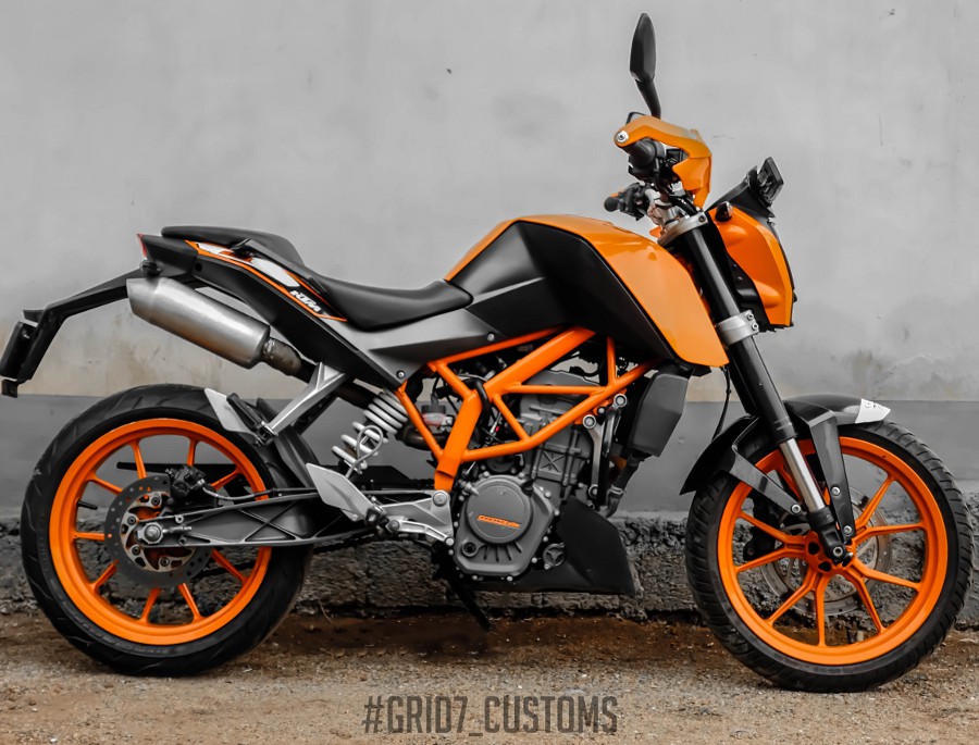 200cc KTM Duke with an Underseat Exhaust System & a Single-Pod Projector Headlight - pic