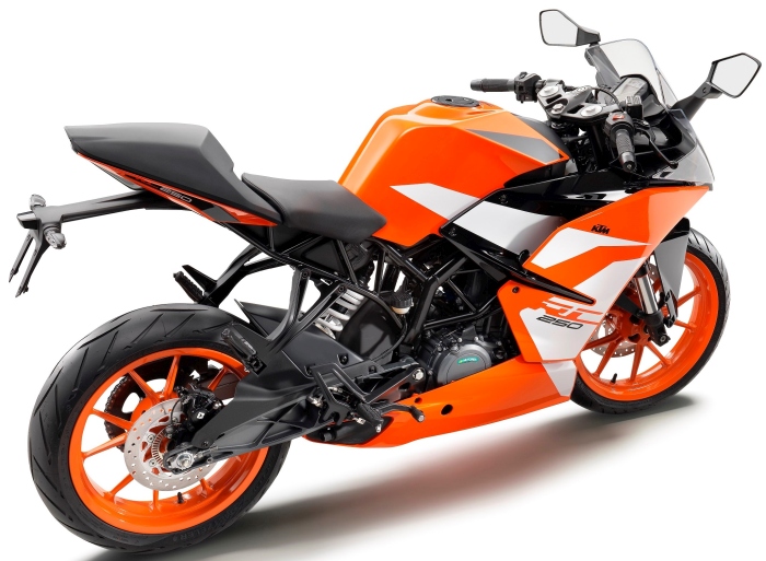 5 Reasons Why 250cc KTM RC Sportbike Should be Launched in India - right