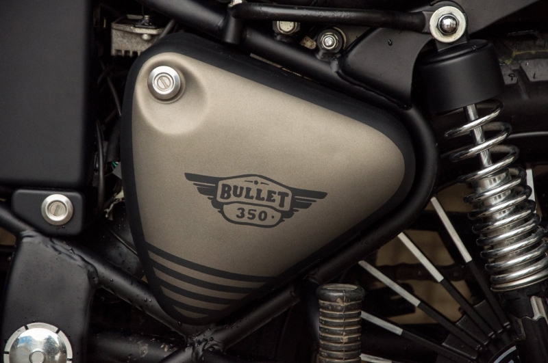 Royal Enfield Thakur 350 Features Rust Texture & Gold-Finish Logos - close-up