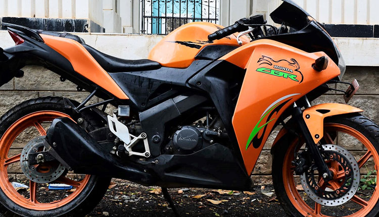 Honda CBR150R 'Vibrant Orange' Edition by Raj Prince
