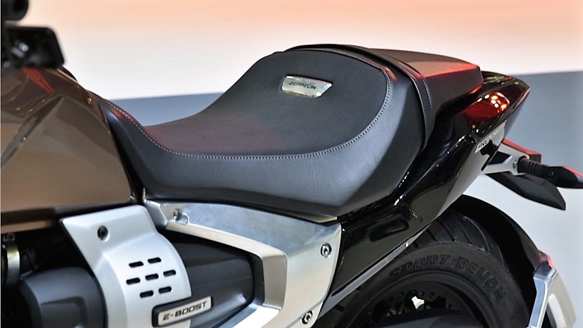 5 Quick Facts About the Upcoming TVS Cruiser Motorcycle - close-up