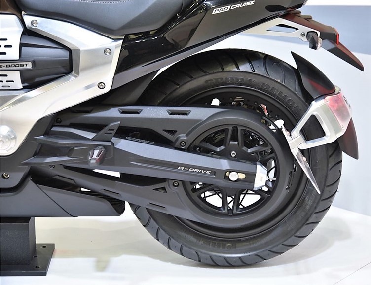 5 Quick Facts About the Upcoming TVS Cruiser Motorcycle - macro