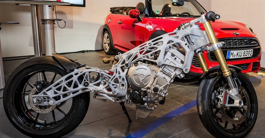 BMW Motorrad Reveals 3D-Printed S1000RR Chassis