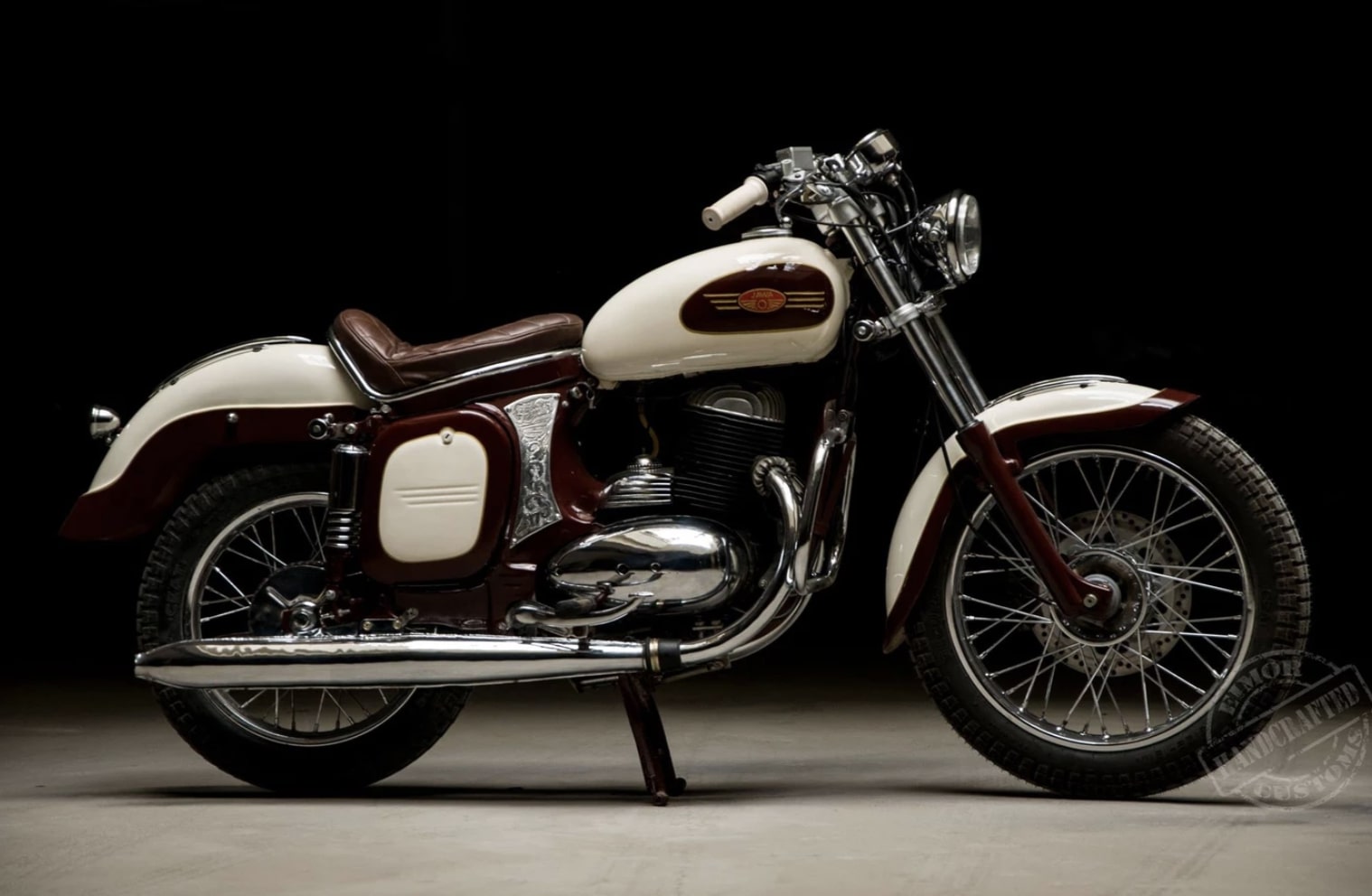 250cc Classic Jawa Motorcycle Quick Details and Live Photos - snap