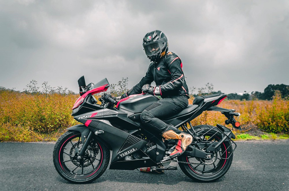 Yamaha R15 Version 3 Video Review by Rahul Mazumder - back