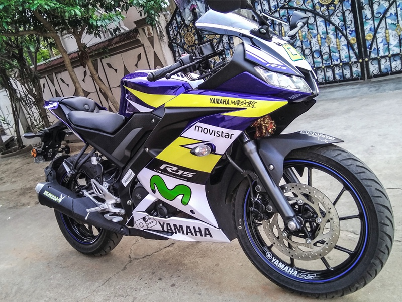 Yamaha R15 V3 Movistar Edition