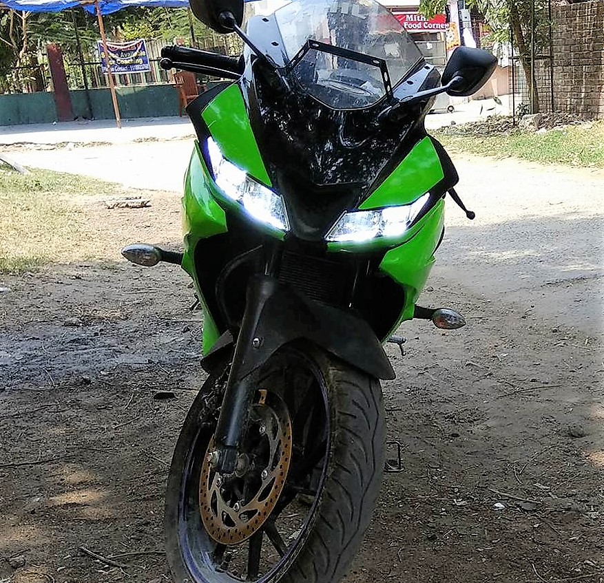 Meet Ninja Green Yamaha R15 Version 3 Sportbike - closeup