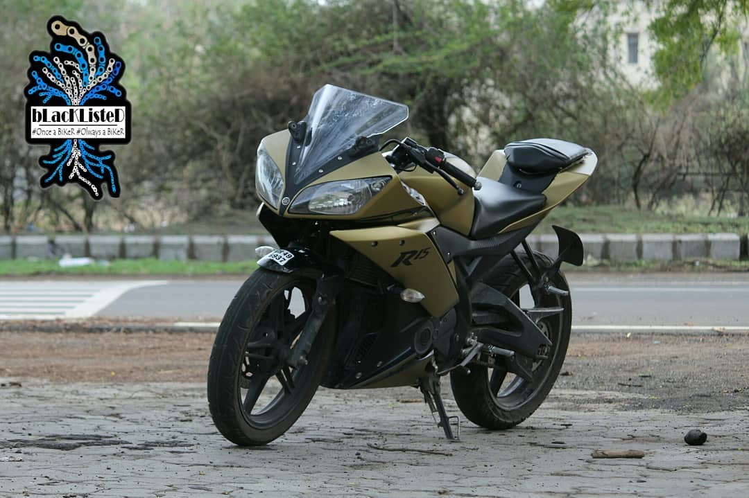 Yamaha YZF-R15 Version 2.0 Matt Gold & Black Edition