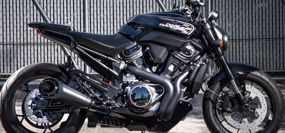 Harley-Davidson Officially Unveils 975cc Streetfighter Prototype