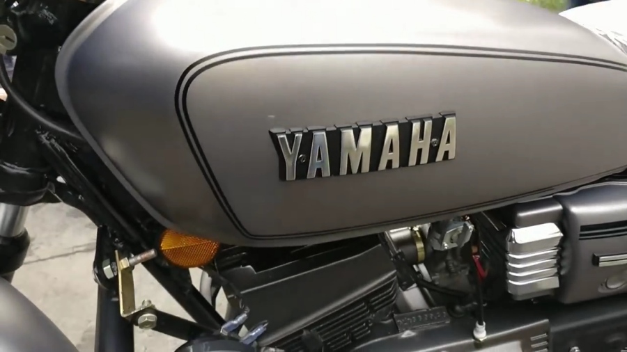 Yamaha RX100 Gunmetal Grey Variant Photos and Video - side