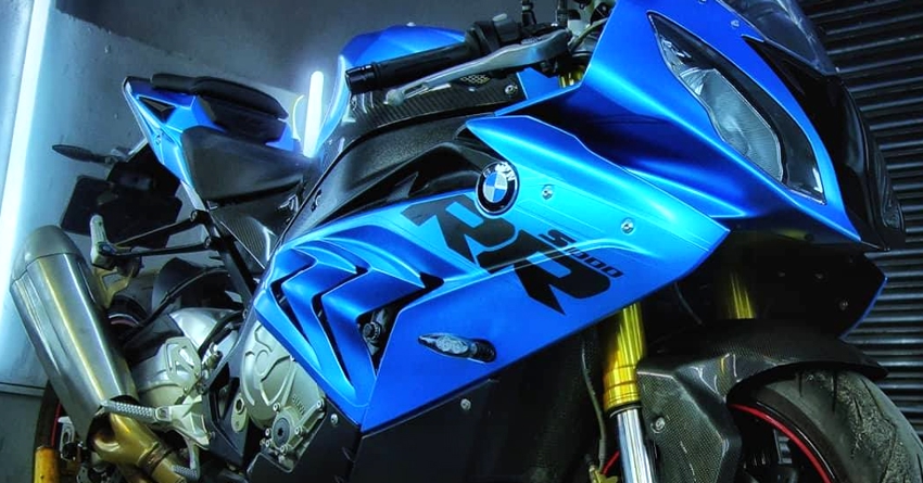 BMW S1000RR Wrapped in Avery Dennison Satin Metallic Blue Shade