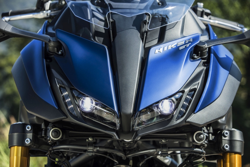 EICMA 2018: Yamaha Niken GT Sport-Tourer Officially Unveiled - angle