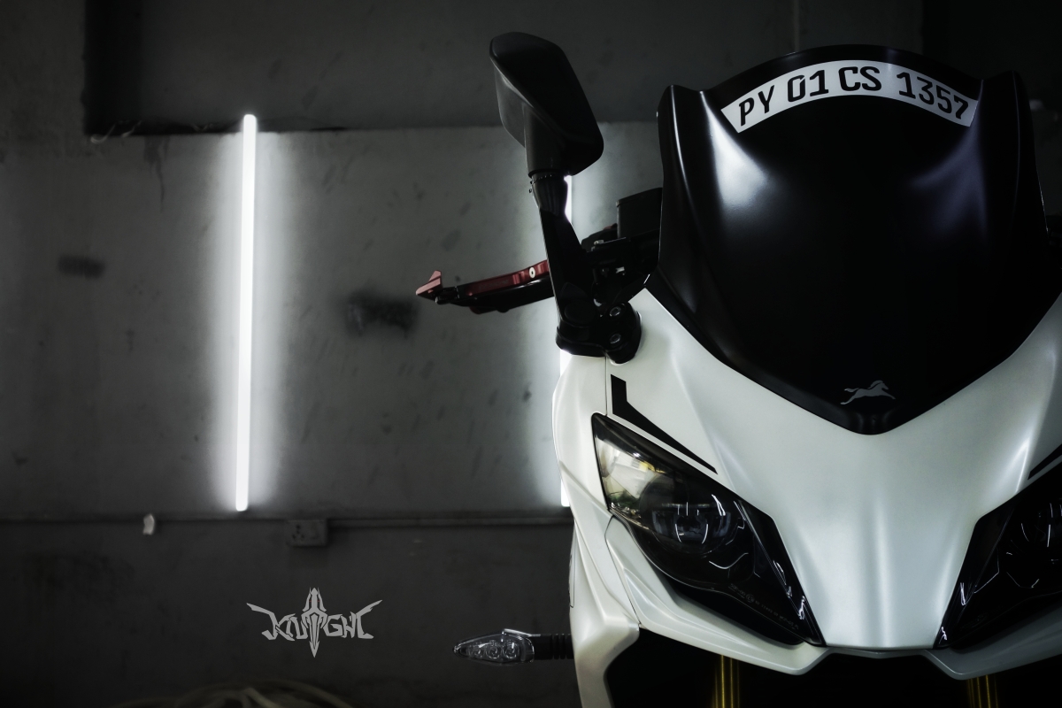 Pearl White TVS Sportbike Looks Stunning - Based on Apache RR 310 - front