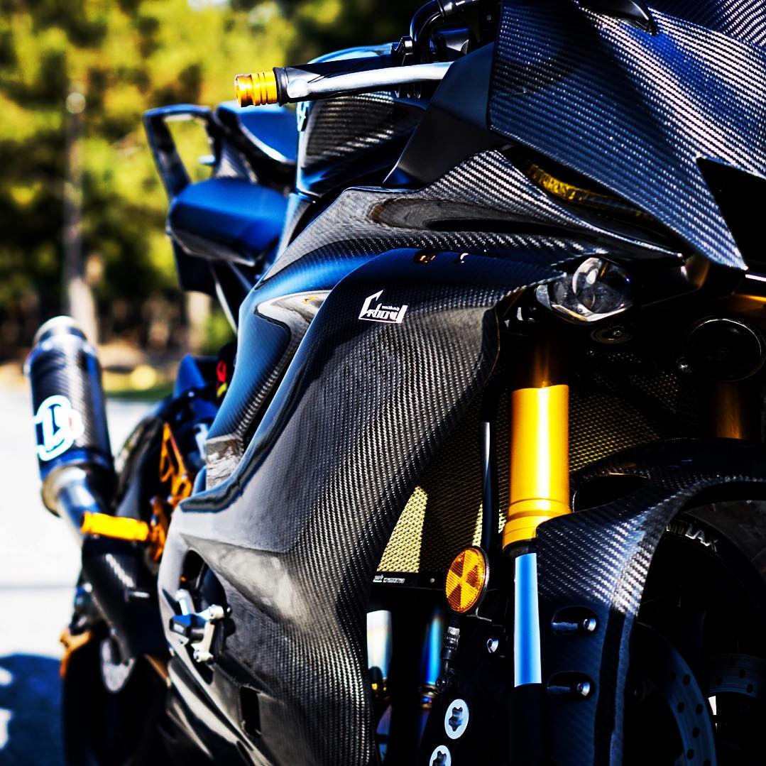 Meet Perfectly Modified Yamaha R6 Carbon Edition - angle