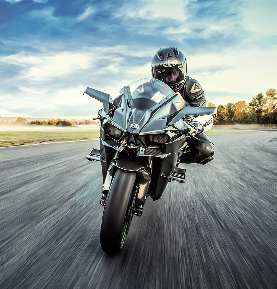 15 Must-Know Facts About the Kawasaki Ninja H2R Hyperbike - side
