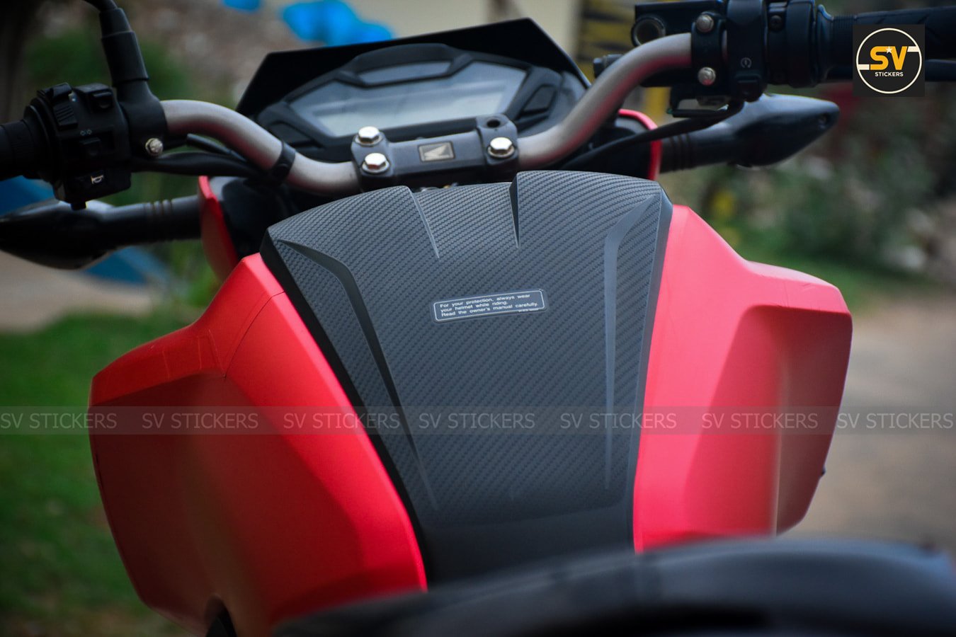 Meet Matte Metallic Red Honda Hornet 160 by SV Stickers - close up