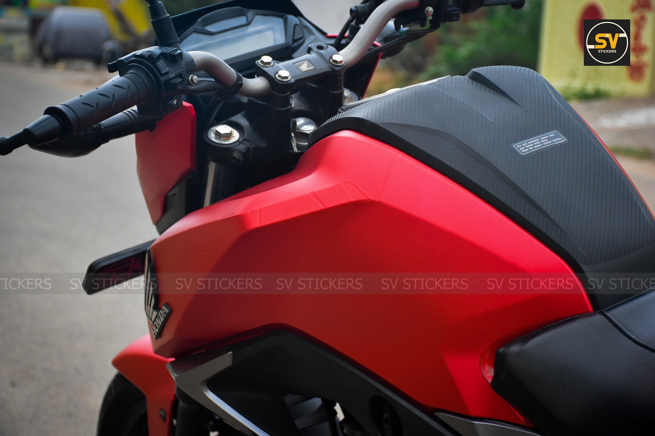 Meet Matte Metallic Red Honda Hornet 160 by SV Stickers - photo