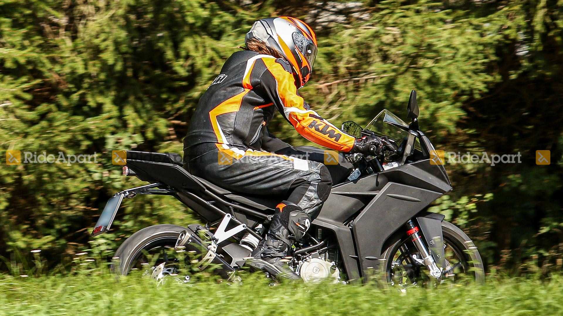 Production-Ready 2020 KTM RC 390 Surfaces Online - pic