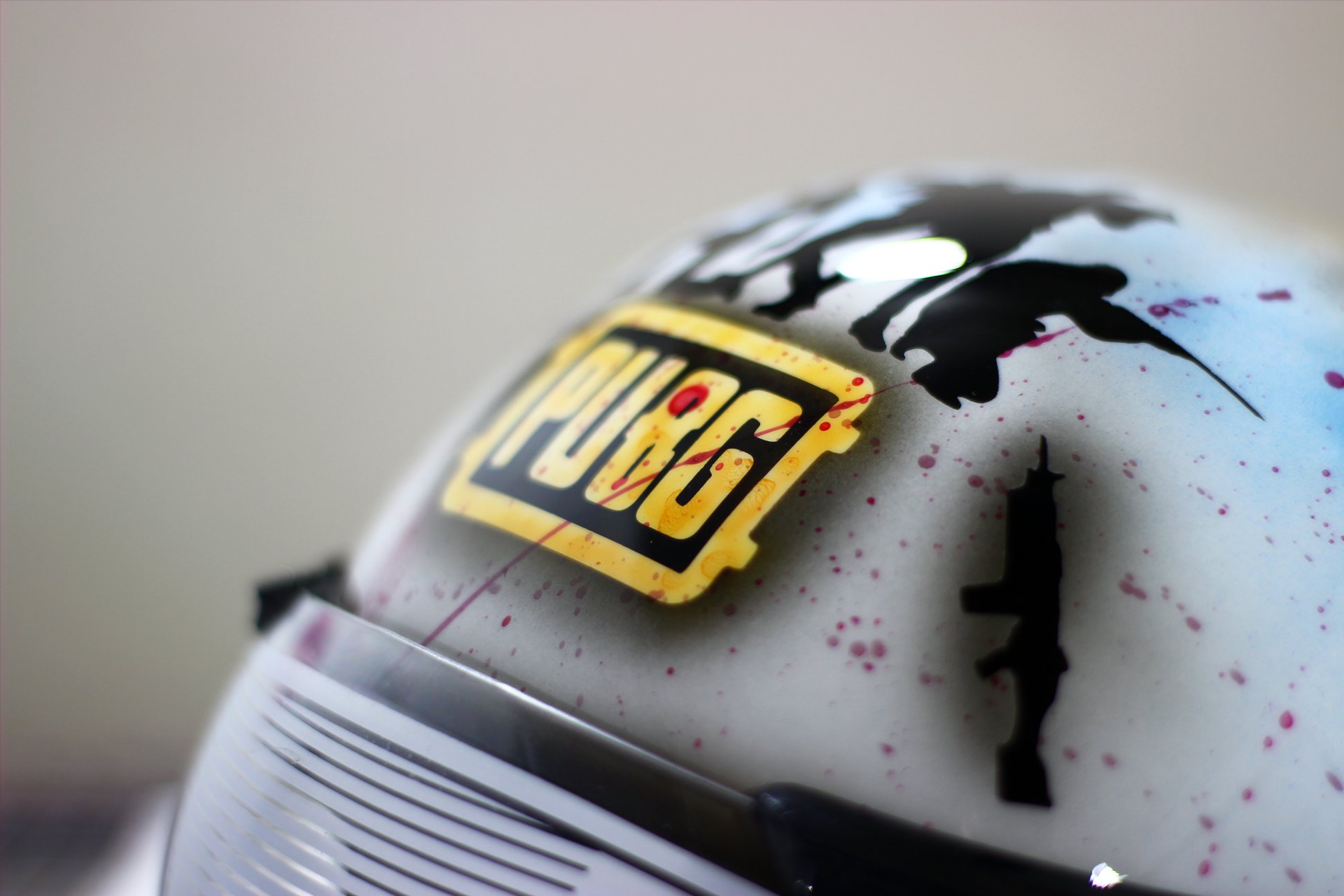 'Winner Winner Chicken Dinner' Hand-Painted PUBG Helmet by 'Guns and Hoses' - close-up