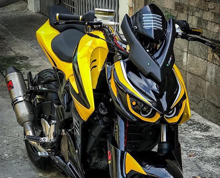Bajaj Pulsar NS200 Modified To Look Like A 1000cc Kawasaki Bike - right