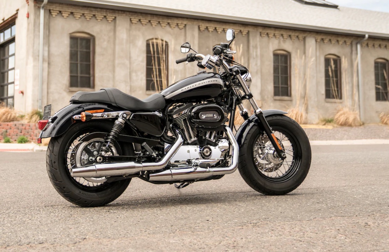 2020 Harley-Davidson 1200 Custom Rear 3-Quarter