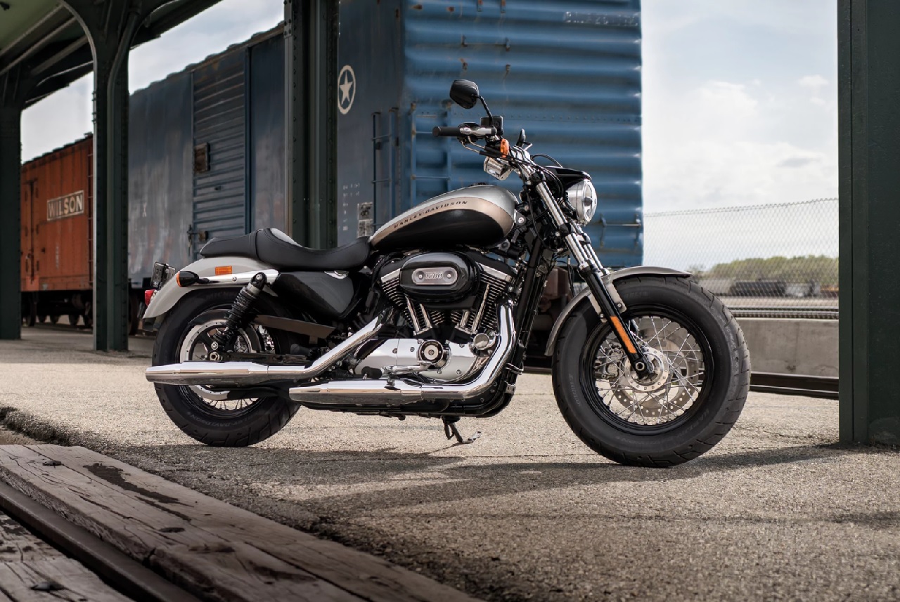 2020 Harley-Davidson 1200 Custom Front 3-Quarter