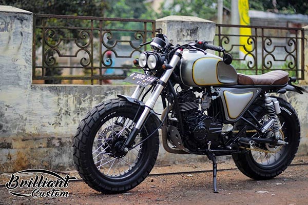 TVS Apache RTR 160 Scrambler Details and Live Photos - foreground